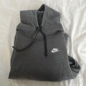 Men’s Nike sweatshirt